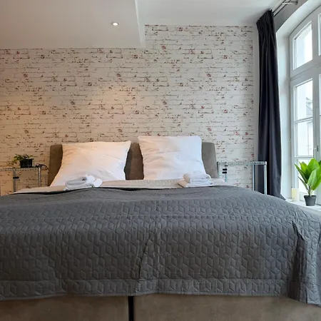 Schloss-loft Komfortables Im Altbau Mit Schlossblick, Waschmaschine, Kueche * Oldenburg