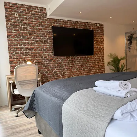 Schloss-loft Komfortables Im Altbau Mit Schlossblick, Waschmaschine, Kueche Oldenburg